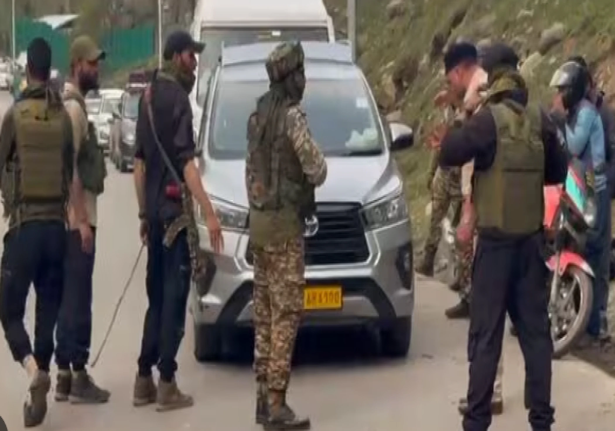 Terror Hits Pahalgam: Terrorists Target Tourists, Several Killed and Wounded in Kashmir Terror Hits Pahalgam: Terrorists Target Tourists, Several Killed and Wounded in Kashmir